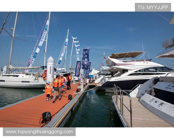 游艇会娱乐场全攻略：如何选择最适合您的豪华游艇会娱乐空间与服务指南